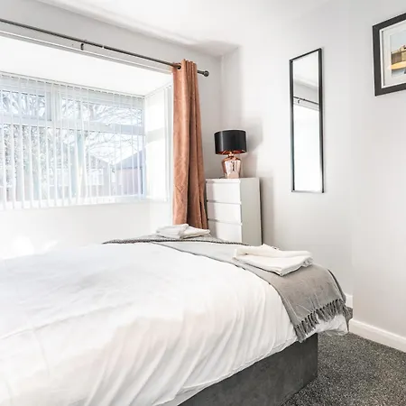 Royal Retreat 아파트